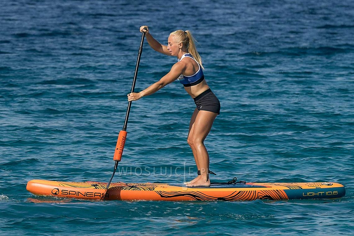 Zestaw damski 1 - oranzova - elastická sportovní podprsenka, elastyczne szorty